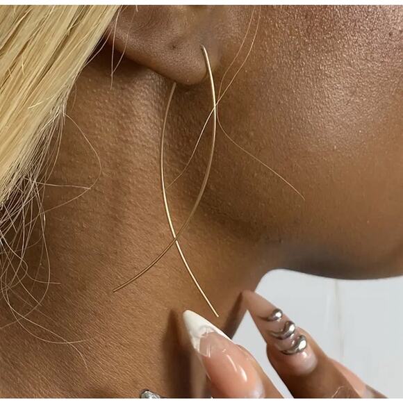 Minimalist Simple Sexy Versatile Fish-shaped Gold Boho Gift Earrings for Women - Picture 1 of 4